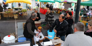 23. marron chaud marché