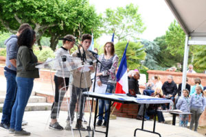 4.07Moissac_Des_Villes_et_des_Justes_ Ceremonie_lecture collegiens Frc Mitterrand