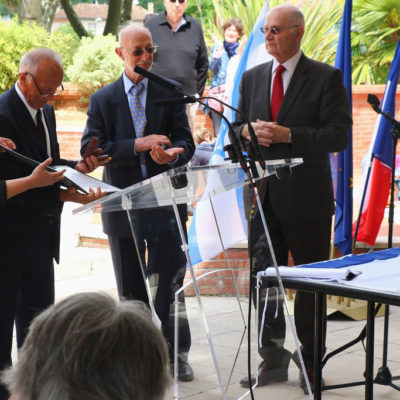 4.08Moissac_remise Medaille de Justes Francis Bourel par Anita Mazor_Consul Etat_Israel