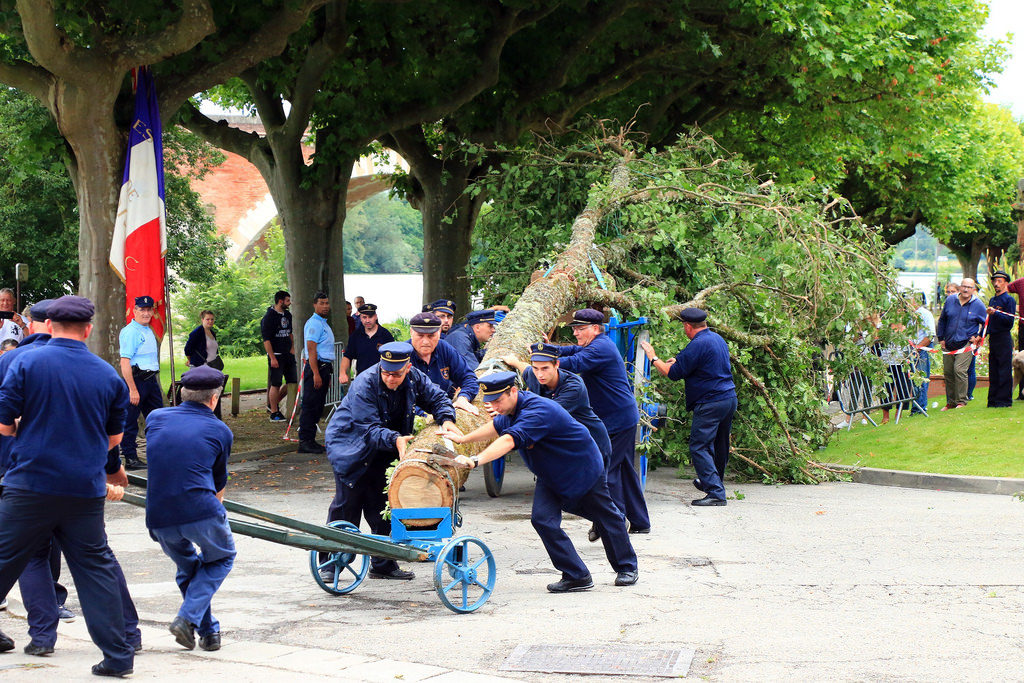 03. Plantation du Mai - Fêtes de Pentecôte