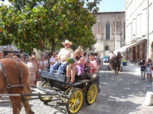 4.Fetes de Pentecote_2014_couronnement de la Rosiere_05