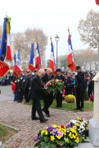 10.Commemoration 11novembre_ P Miloche et colonnel Pirame