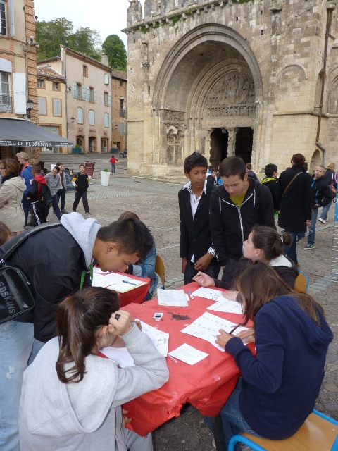 journee_MoyenAge_organisee par_les5eme_college_FrancoisMitterrand (1)