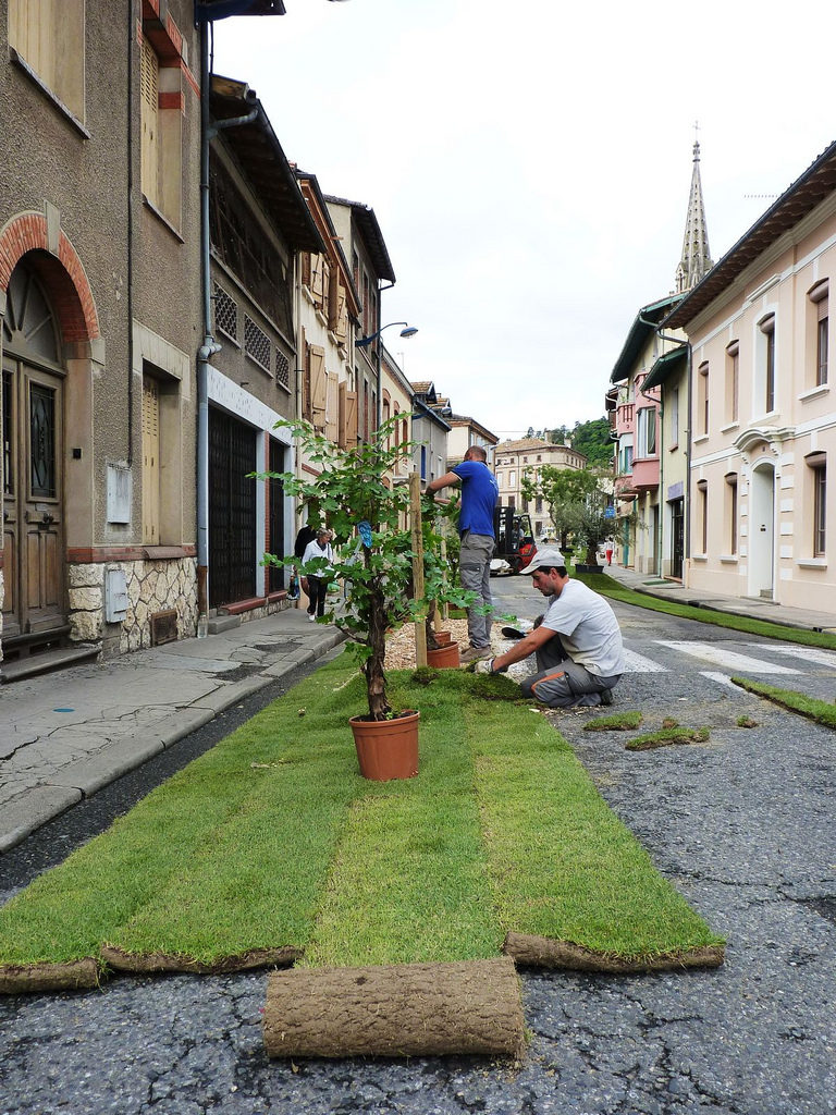 01.decoration rue de l inondation_svc municipaux_13septembre (1)