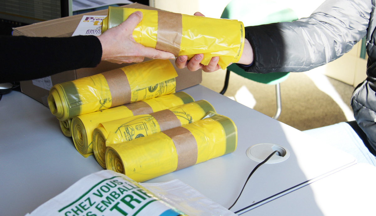 Mise au point de la mairie sur la distribution des sacs jaunes